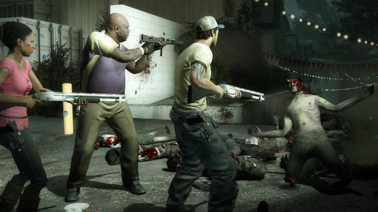 Vier Überlebende in Left 4 Dead 2 schießen auf einem Jahrmarkt auf Infizierte